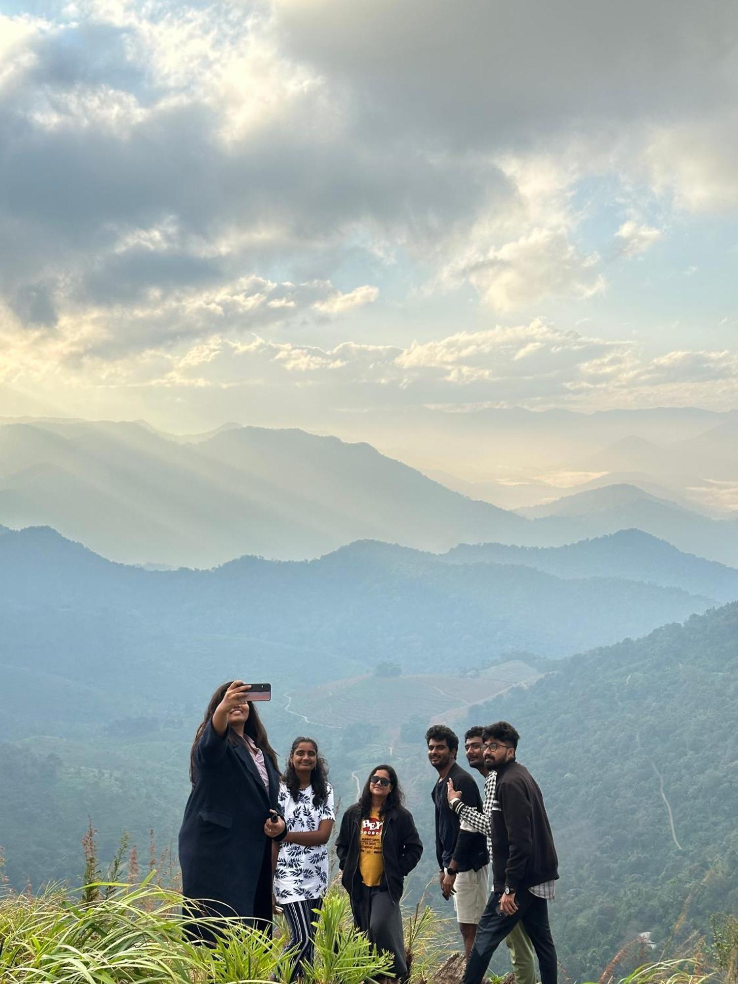 Sunset Valley Kerala Pool Resort - Serene Natural Forest Cottage Stay In Idukki With Sunrise & Sunset Panoramas, Natural Streams & Tranquil Summer Evenings Pirmed Bagian luar foto