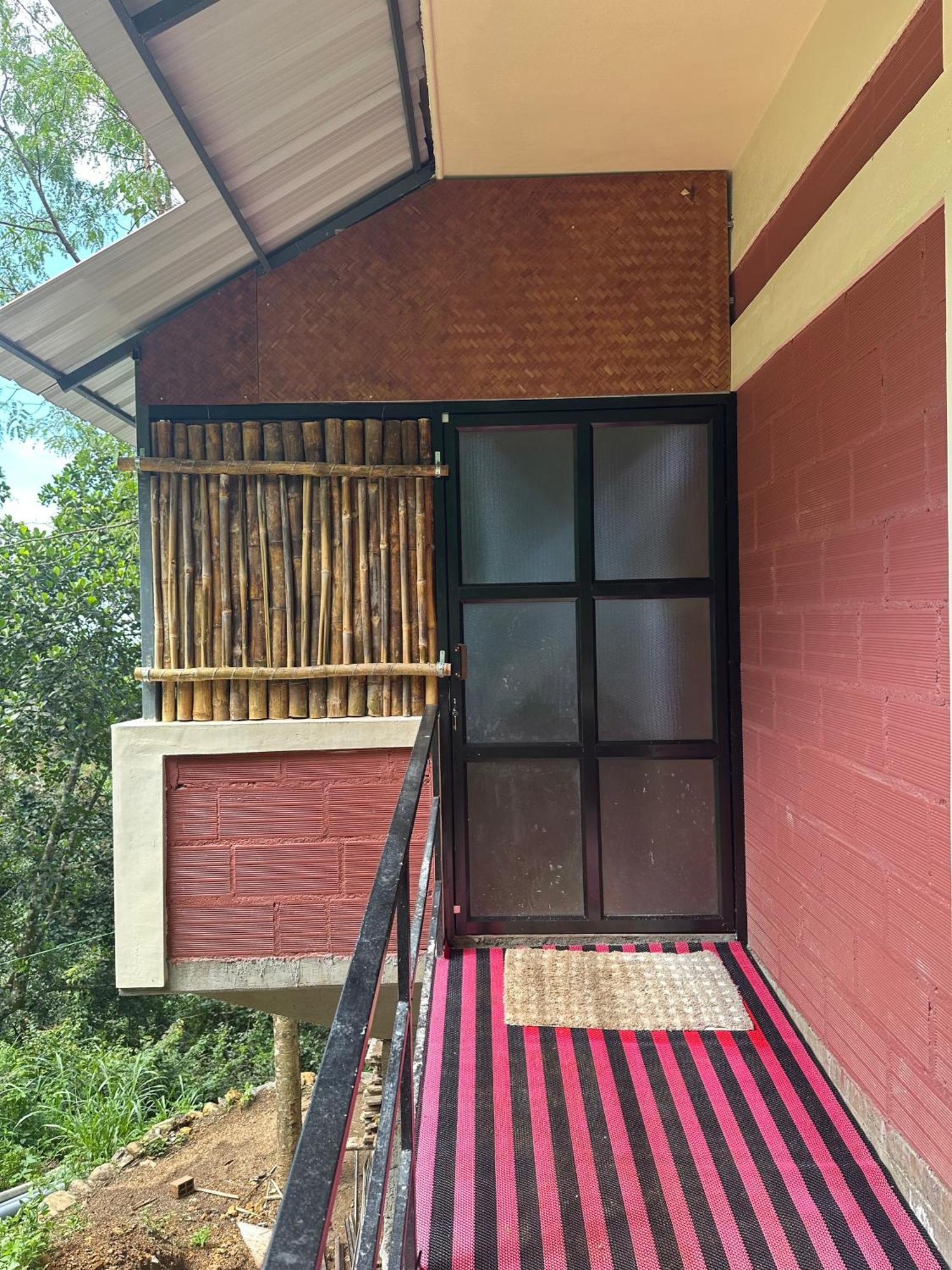 Sunset Valley Kerala Pool Resort - Serene Natural Forest Cottage Stay In Idukki With Sunrise & Sunset Panoramas, Natural Streams & Tranquil Summer Evenings Pirmed Bagian luar foto