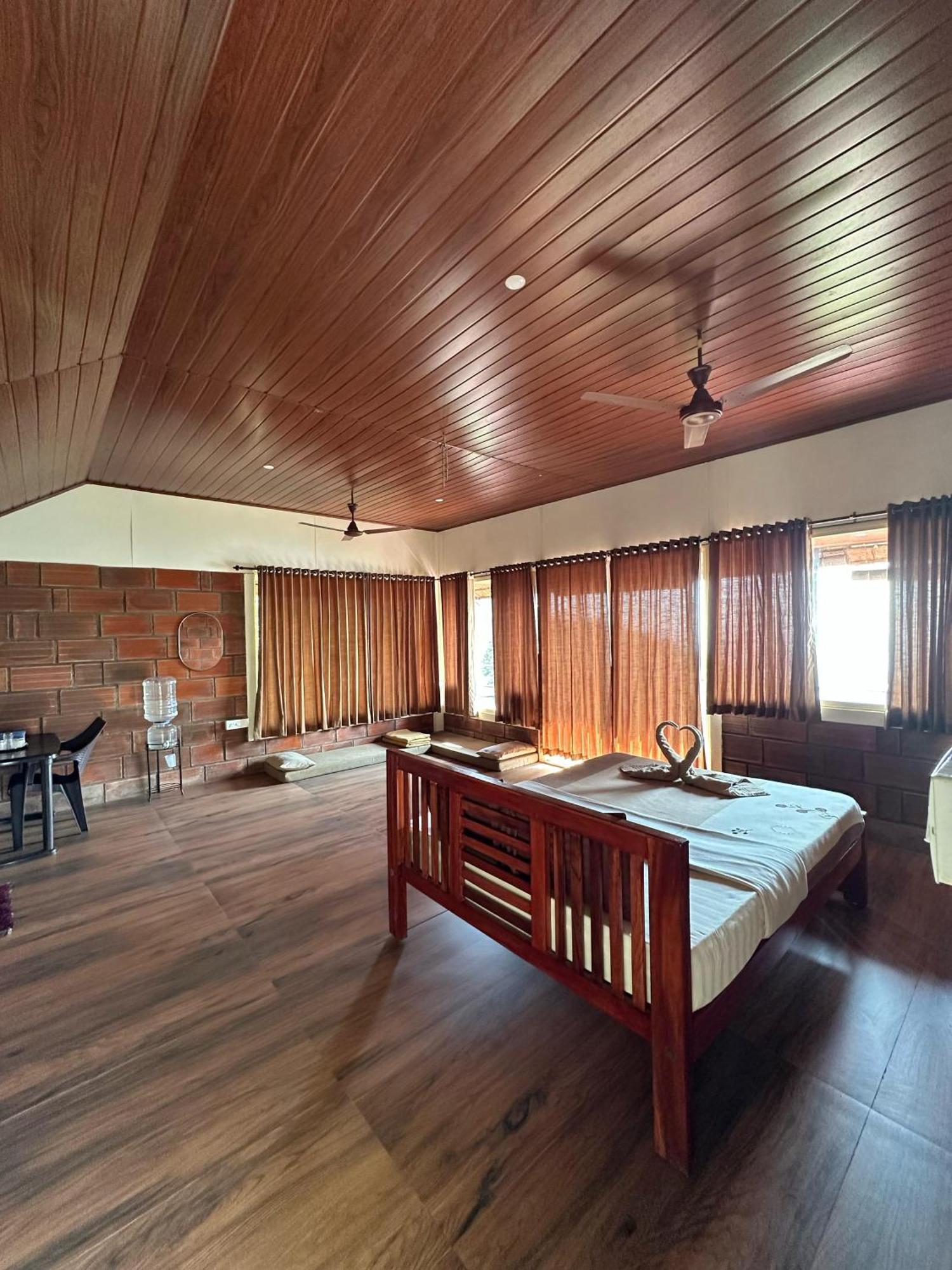 Sunset Valley Kerala Pool Resort - Serene Natural Forest Cottage Stay In Idukki With Sunrise & Sunset Panoramas, Natural Streams & Tranquil Summer Evenings Pirmed Bagian luar foto